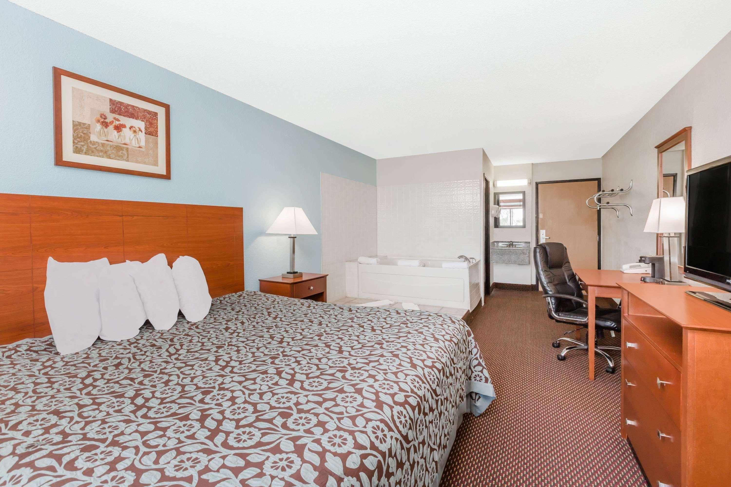 Days Inn By Wyndham Ankeny - Des Moines Dış mekan fotoğraf