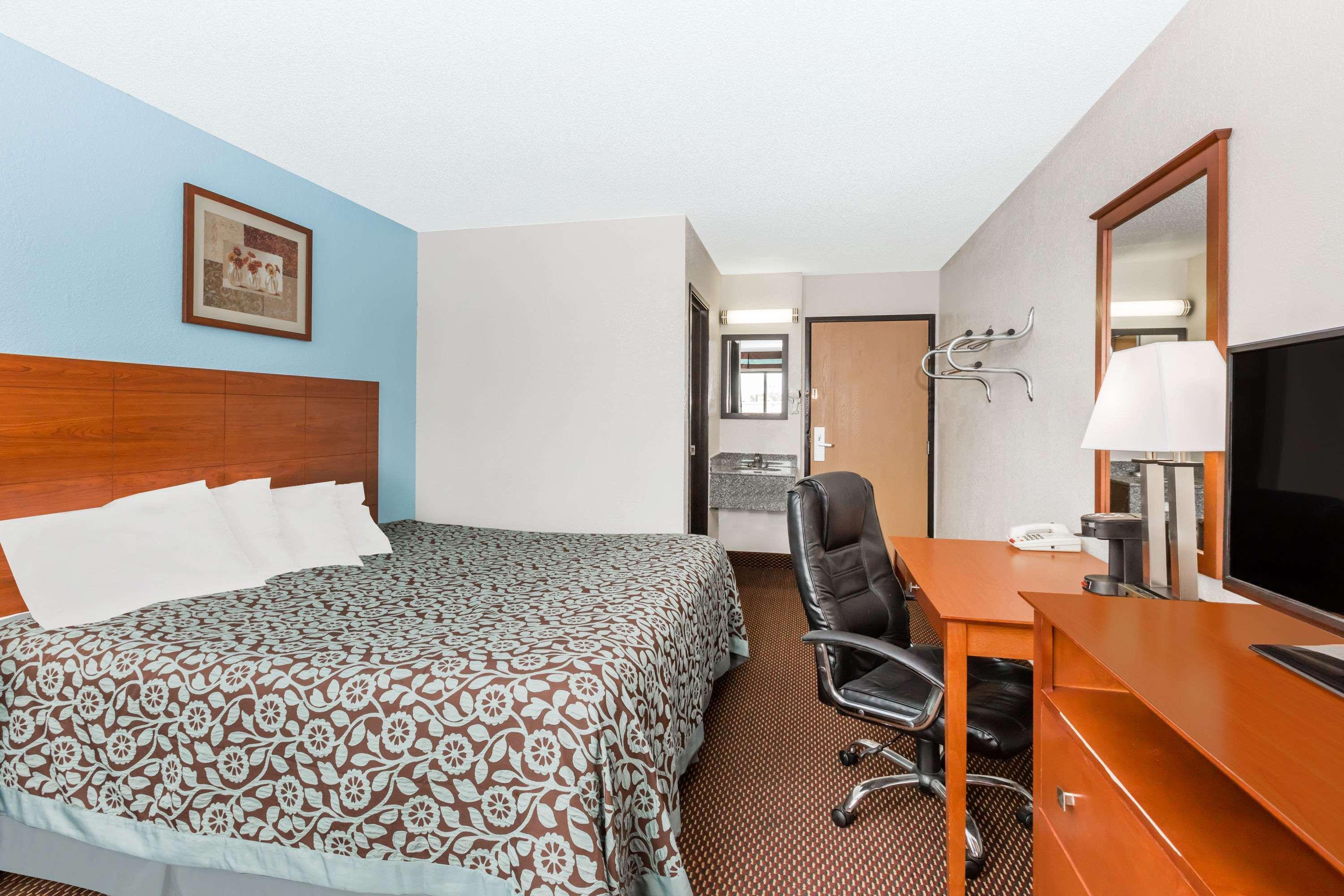 Days Inn By Wyndham Ankeny - Des Moines Dış mekan fotoğraf